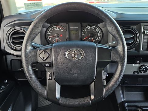 Used 2017 Toyota Tacoma SR image 12