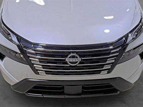 Used 2026 Nissan Rogue SV AWD/4WD image 16