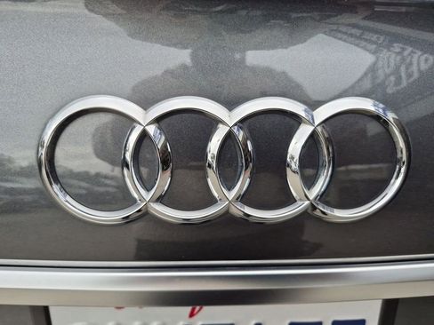 Used 2022 Audi Q5 2.0T Premium w/ Convenience Package AWD/4WD image 24