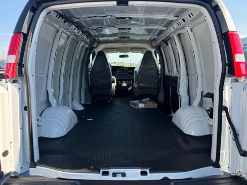 New 2026 Chevrolet Express 2500 image 6