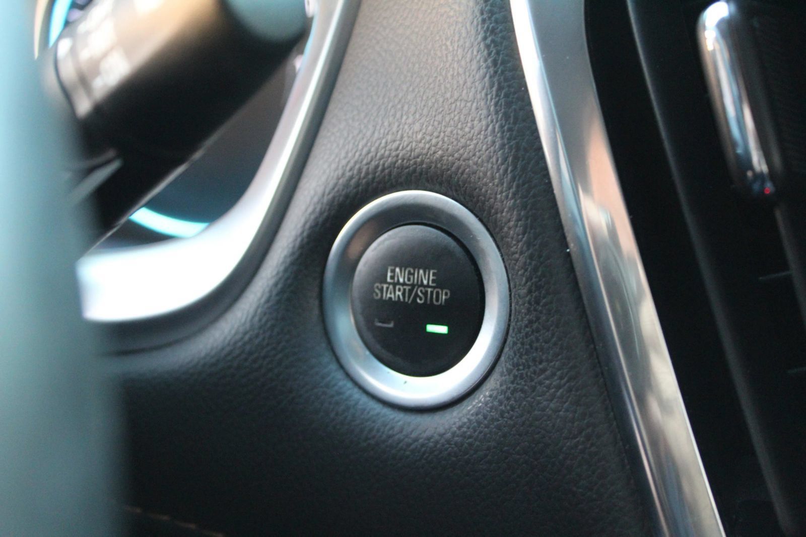 Used 2019 Chevrolet Traverse LT FWD image 27