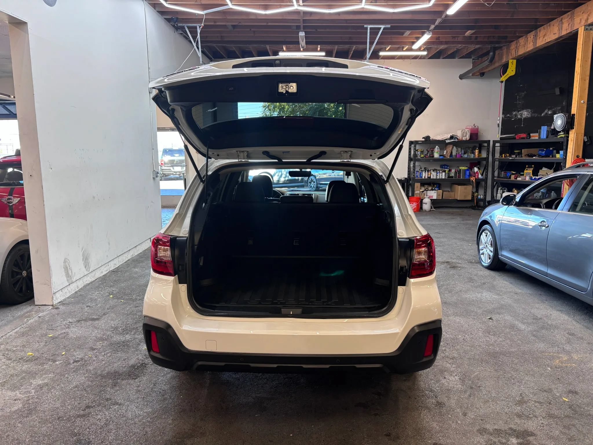 Used 2019 Subaru Outback 3.6R Limited AWD/4WD image 22