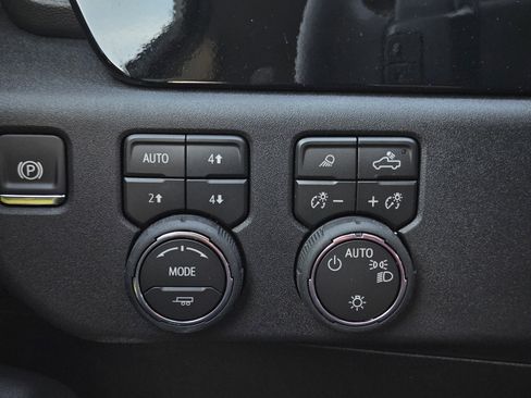 New 2026 Chevrolet Silverado 1500 LT image 22