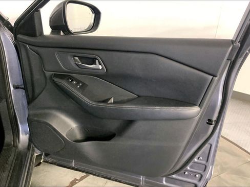 Used 2025 Nissan Rogue SV AWD/4WD image 25