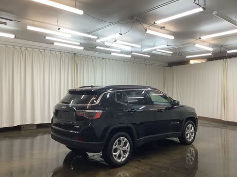 Used 2024 Jeep Compass Latitude AWD/4WD image 6