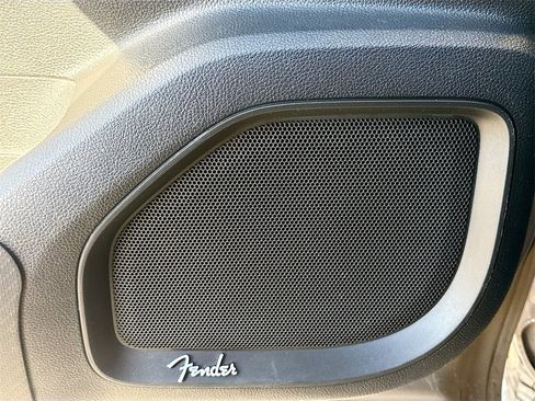 Used 2021 Nissan Titan PRO-4X w/ Pro-4x Convenience Package image 19