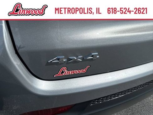Used 2022 Jeep Compass Latitude w/ Sun and Sound Group AWD/4WD image 3