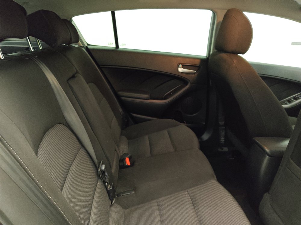 Used 2017 Kia Forte LX FWD image 19
