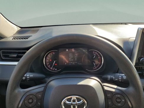 Used 2024 Toyota RAV4 XLE FWD image 20