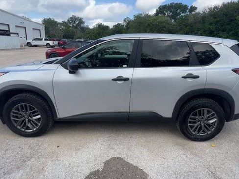 Used 2024 Nissan Rogue S FWD image 5