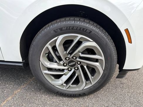 New 2027 Lincoln Navigator Reserve AWD/4WD image 14