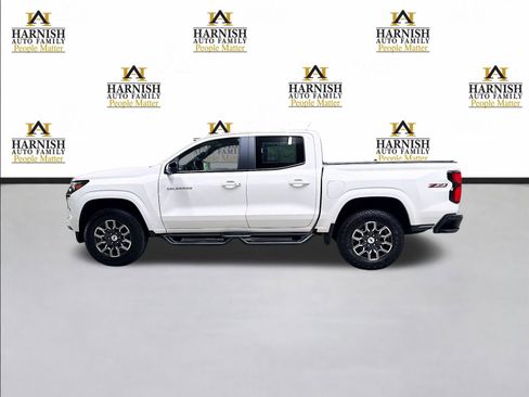 Used 2024 Chevrolet Colorado Z71 w/ Z71 Convenience Package 2 AWD/4WD image 10