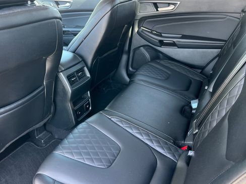 Used 2024 Ford Edge Titanium image 9