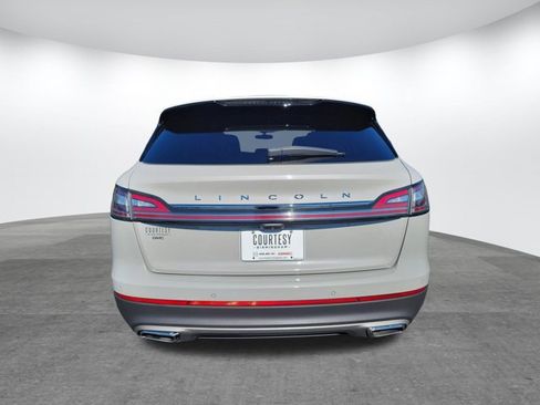 Used 2022 Lincoln Nautilus Reserve image 7