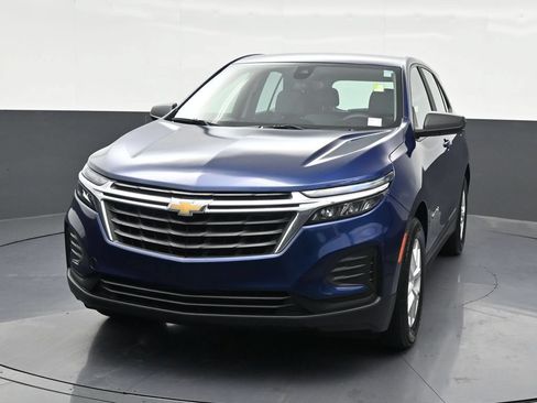 Used 2023 Chevrolet Equinox LS FWD image 9