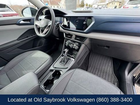 Used 2024 Volkswagen Taos SE image 28