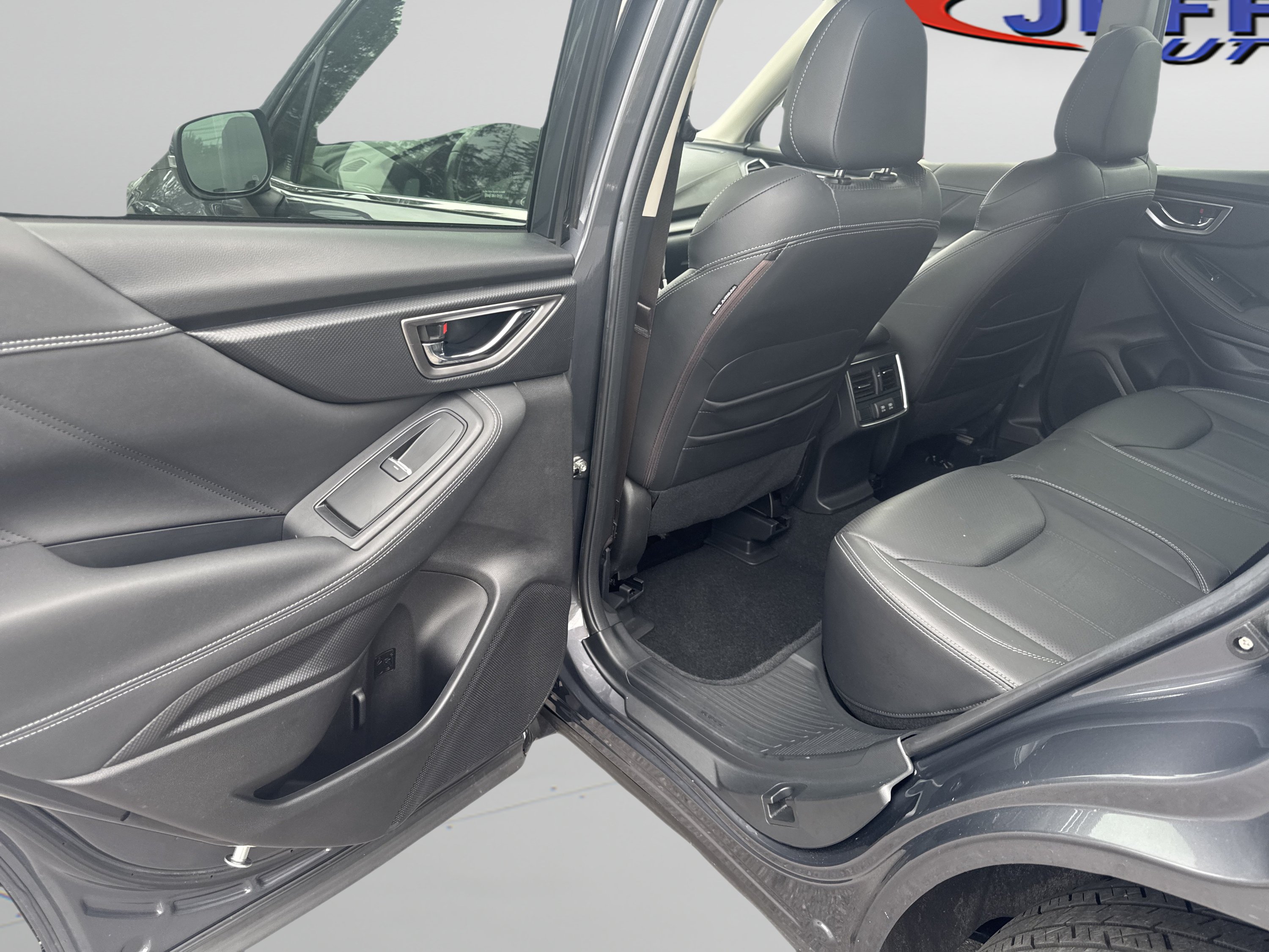 Used 2020 Subaru Forester Limited AWD/4WD image 18