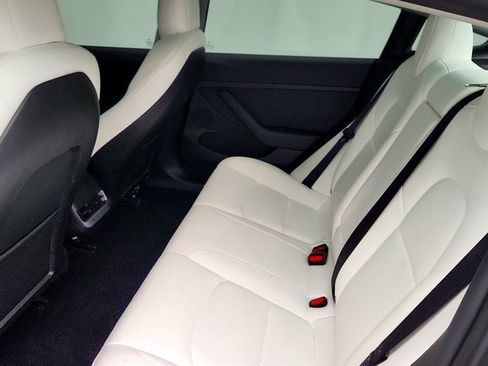 Used 2022 Tesla Model 3 image 25