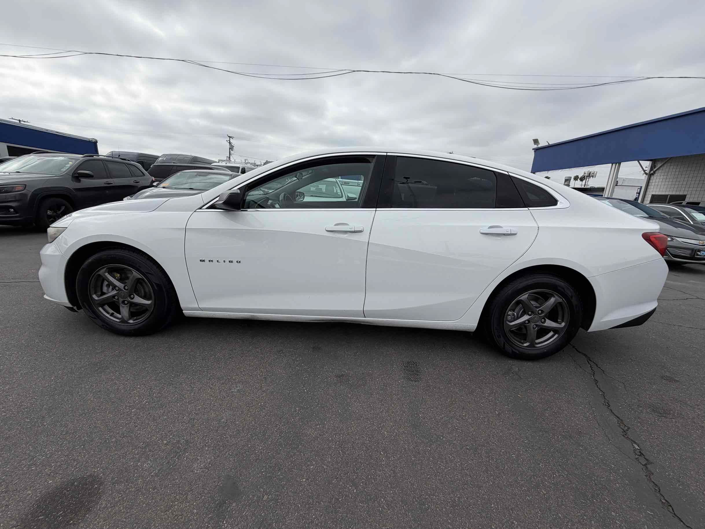 Used 2017 Chevrolet Malibu LS FWD image 2