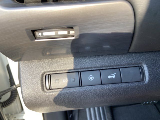 Used 2024 Nissan Pathfinder SL w/ SL Premium Package FWD image 46