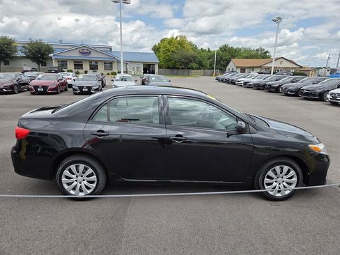 Used 2012 Toyota Corolla LE FWD image 2