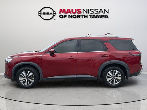 Certified 2022 Nissan Pathfinder SL w/ SL Black Package FWD image 6