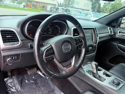 Used 2018 Jeep Grand Cherokee Limited AWD/4WD image 16