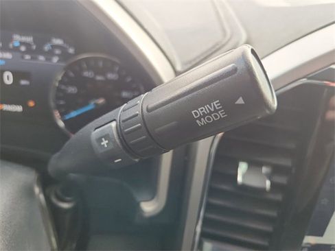 Used 2022 Ford F250 Lariat w/ Black Appearance Package image 16