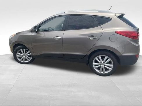 Used 2010 Hyundai Tucson Limited AWD/4WD image 4