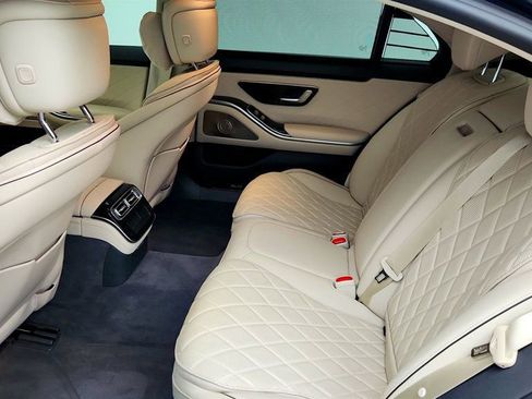 Used 2024 Mercedes-Benz S 580e 4MATIC Sedan w/ AMG Line image 21