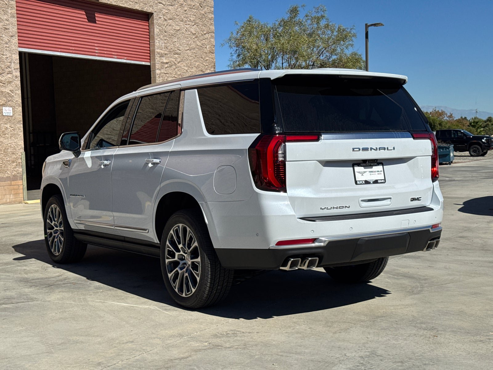 New 2027 GMC Yukon Denali w/ Denali Reserve Package AWD/4WD image 14