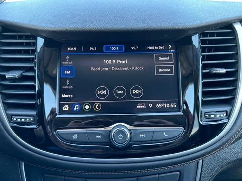 Used 2020 Chevrolet Trax LT w/ Driver Confidence Package AWD/4WD image 26