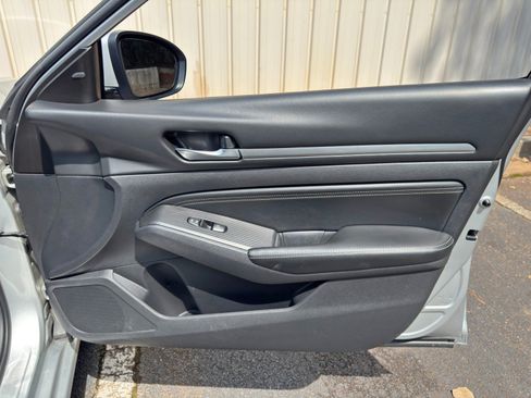 Used 2019 Nissan Altima 2.5 SV FWD image 40