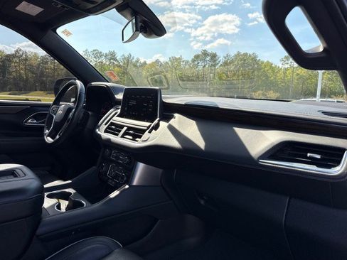 Used 2021 Chevrolet Suburban Premier image 11