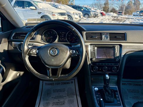 Used 2016 Volkswagen Passat 1.8T SE image 32