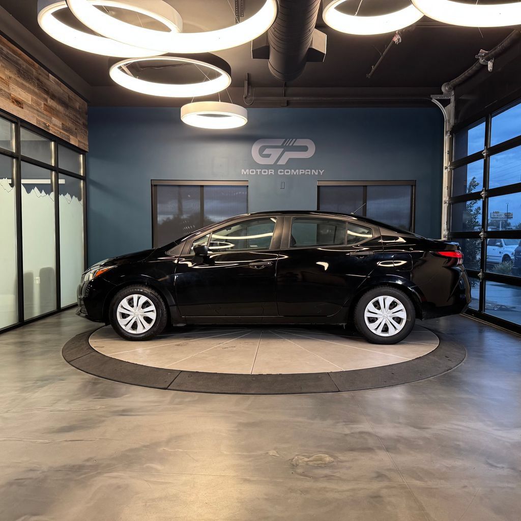 Used 2021 Nissan Versa S FWD image 6