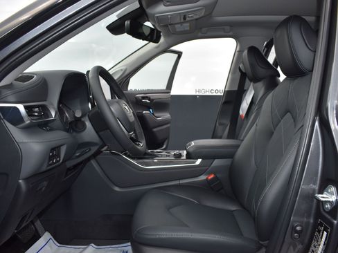 Used 2022 Toyota Highlander Platinum image 14