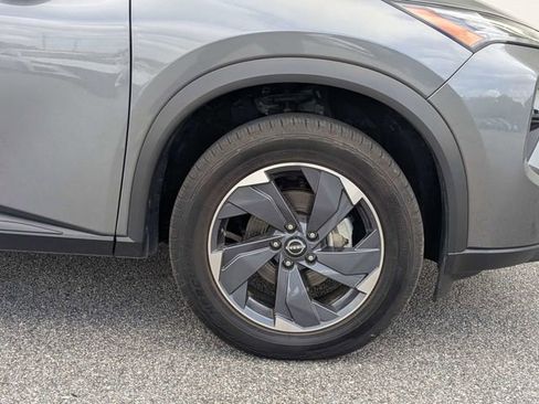 Used 2024 Nissan Rogue SV FWD image 11