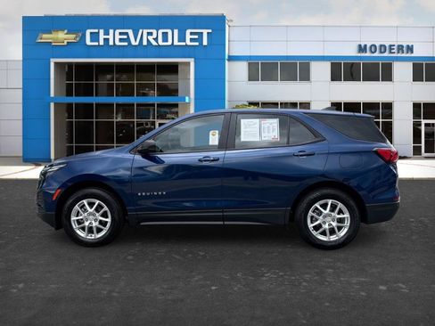 Used 2022 Chevrolet Equinox LS AWD/4WD image 4