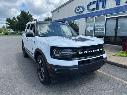 Used 2023 Ford Bronco Sport Outer Banks w/ Tech Package AWD/4WD image 2