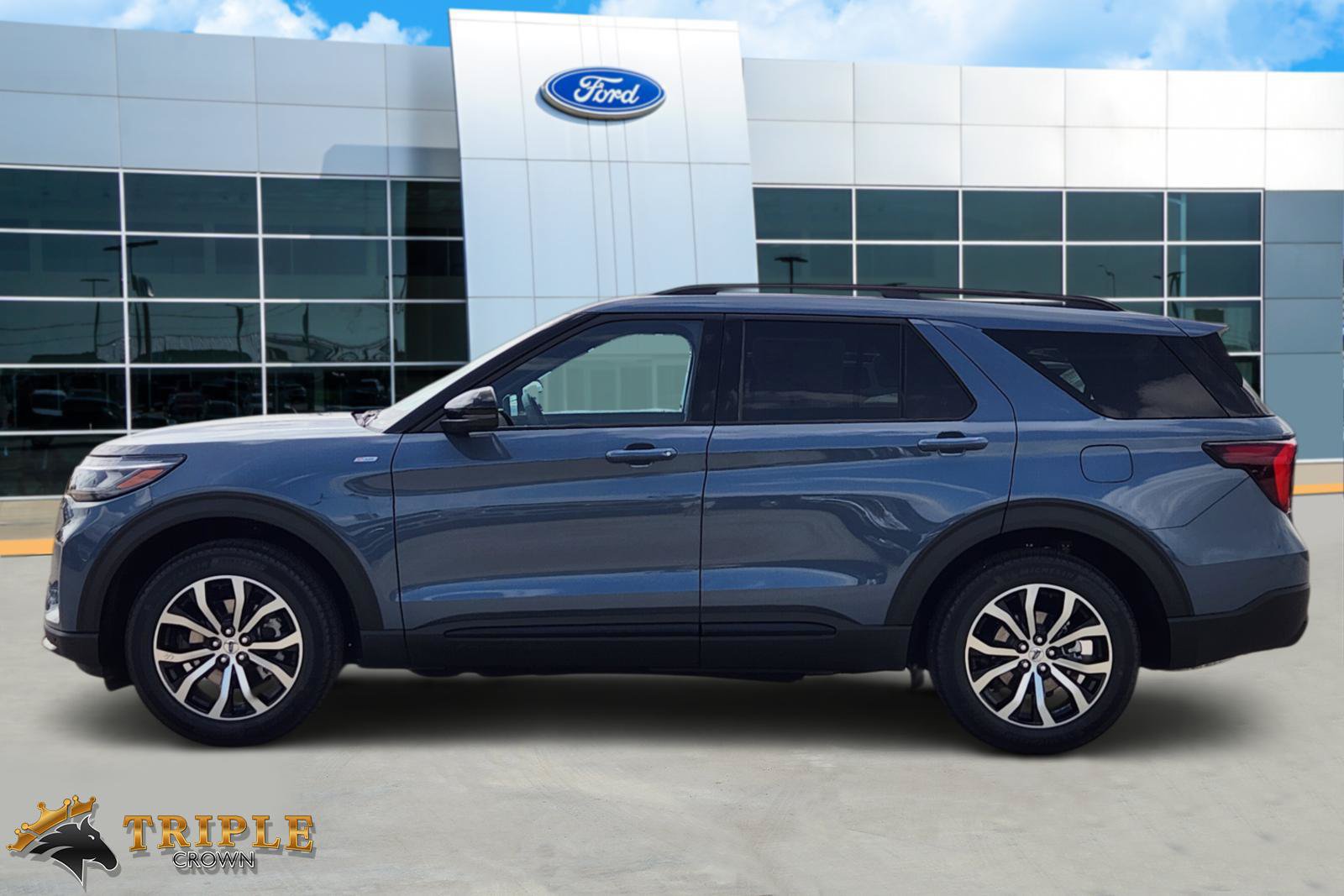 New 2026 Ford Explorer ST-Line RWD image 3
