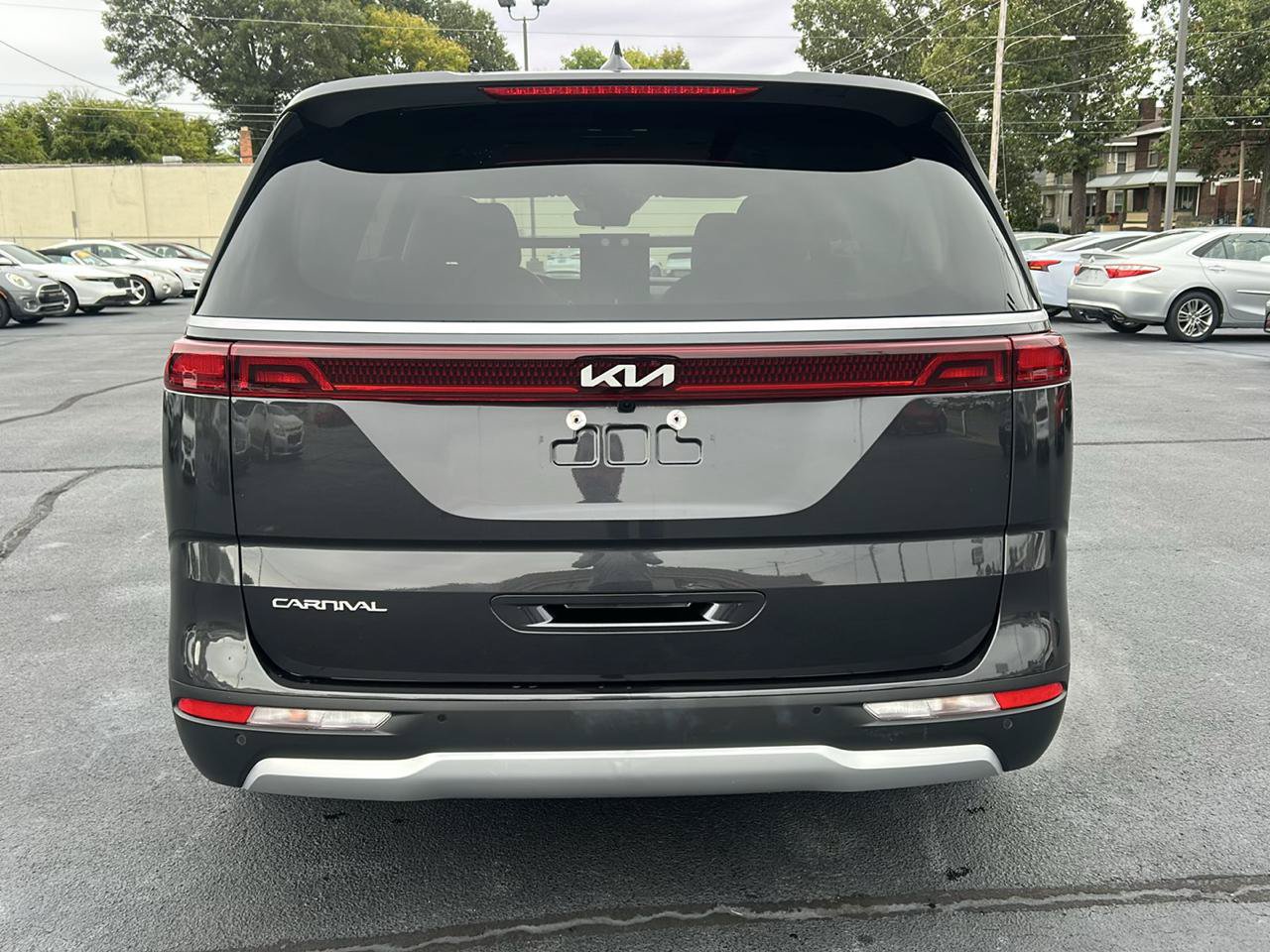 Used 2024 Kia Carnival LX FWD image 6