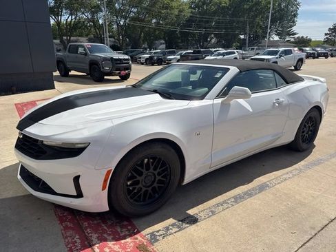 Used 2019 Chevrolet Camaro LT RWD image 1