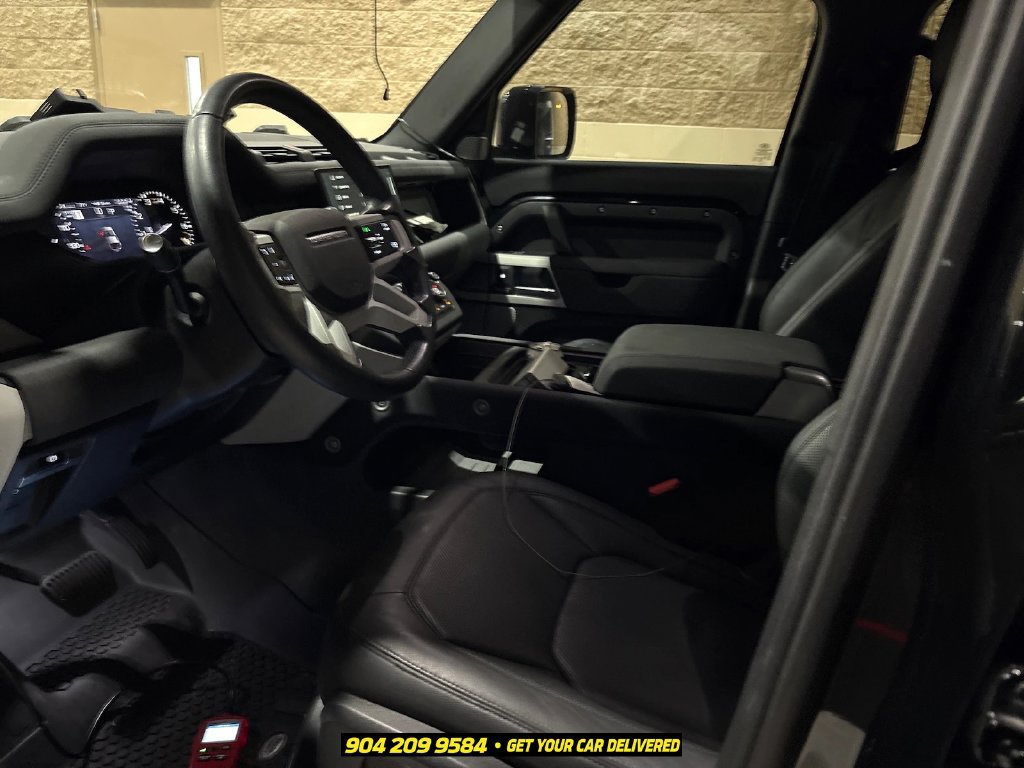 Used 2023 Land Rover Defender 130 SE AWD/4WD image 3