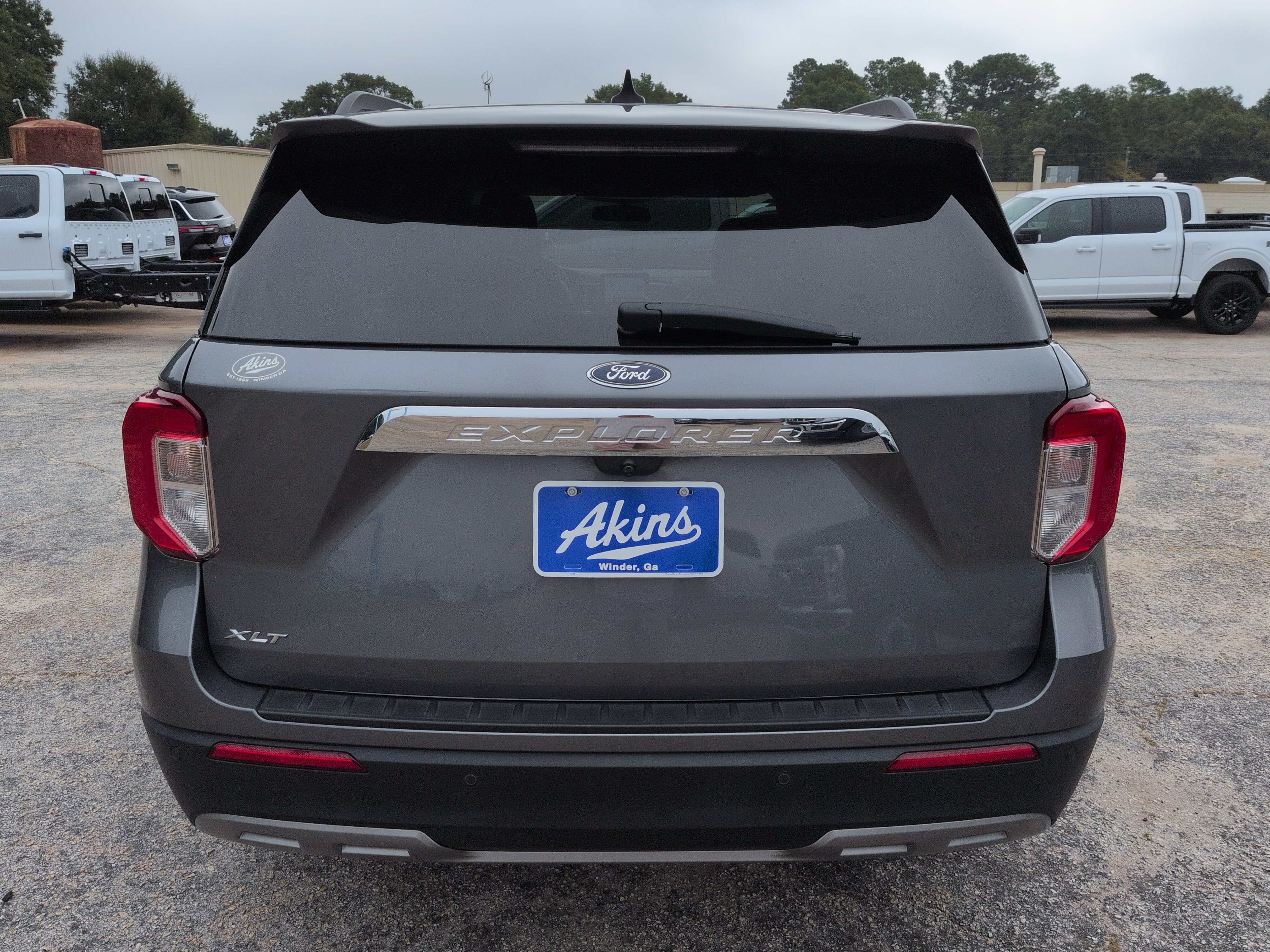Used 2022 Ford Explorer XLT w/ Equipment Group 202A RWD image 4