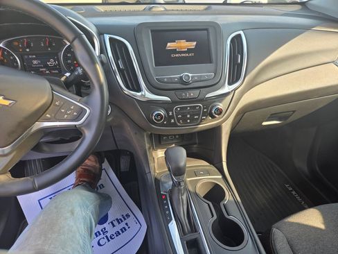 Used 2023 Chevrolet Equinox LT FWD image 9
