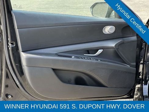 Certified 2023 Hyundai Elantra SEL w/ Preferred Accessory Package FWD image 9