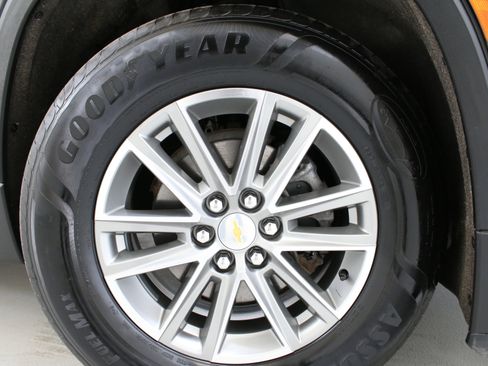 Used 2023 Chevrolet Traverse LT w/ LPO, Floor Liner Package image 32