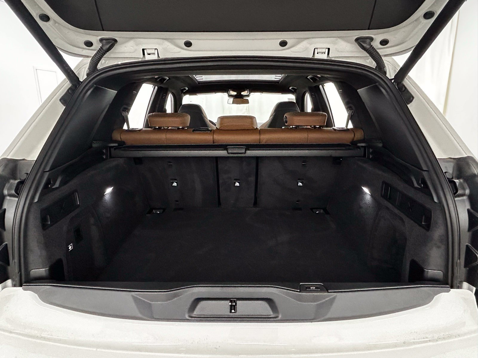 New 2026 BMW X5 M Competition w/ Executive Package AWD/4WD image 38
