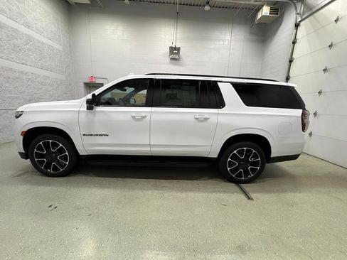 Used 2023 Chevrolet Suburban RST w/ Luxury Package AWD/4WD image 7
